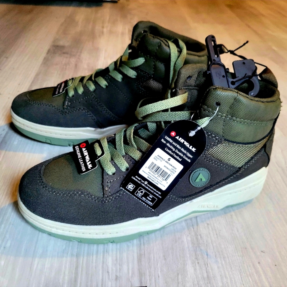 NWTs airwalk big boy high tops genuine leather